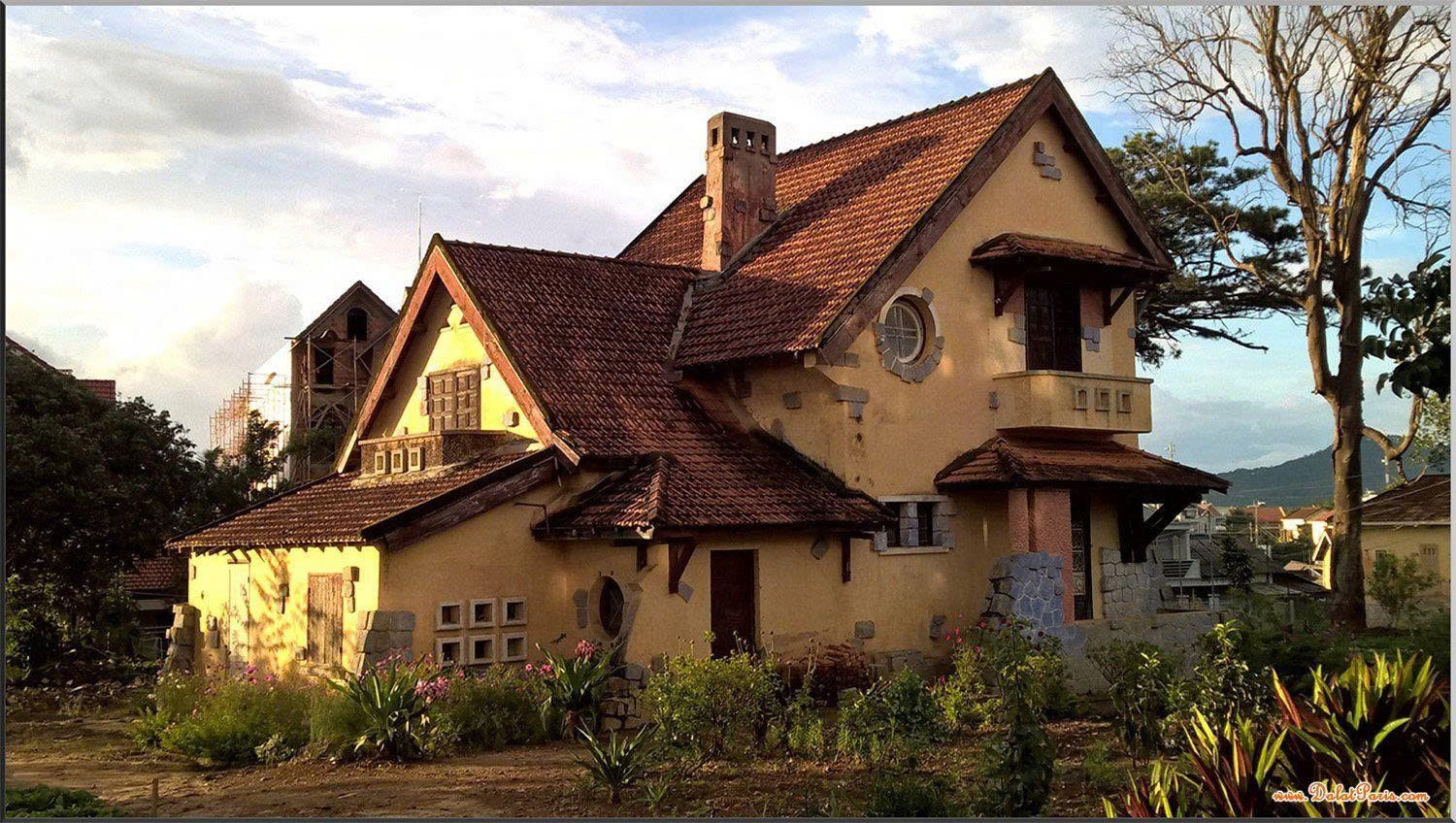 Biệt thự đẹp đường Yersin, P10, Đà Lạt. Diện tích: 178.43m2, cách Hồ Xuân Hương 500m, view đẹp, đường ô tô. Khu biệt thự sang trọng. Giá 29 tỷ