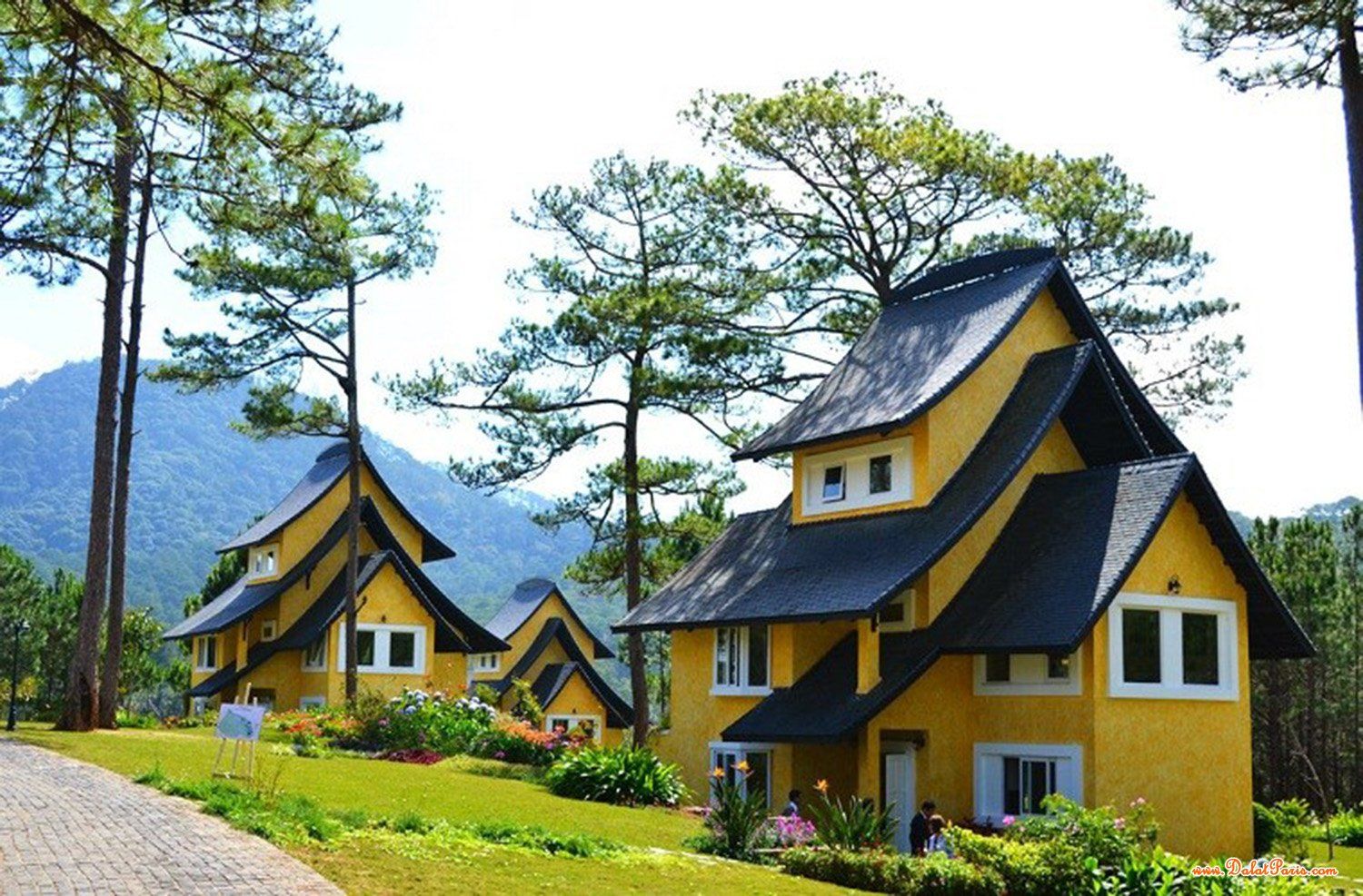 Đất liên kế KQH Huỳnh Tấn Phát, P11. Diện tích: 103m2 . Hiện trạng: đất trống Cách Hồ Xuân Hương khoản 5km, gần khu Xóm Lèo. View đẹp, đường nhựa 8m. Giá 6.5 tỷ